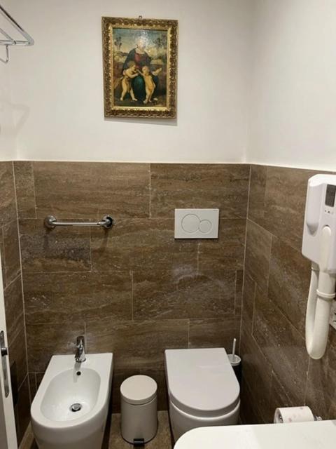 Camera X2 Con Splendida Vista Sulle Terme Di Diocleziano E Sul Chiostro Di Michelangelo Rome Buitenkant foto