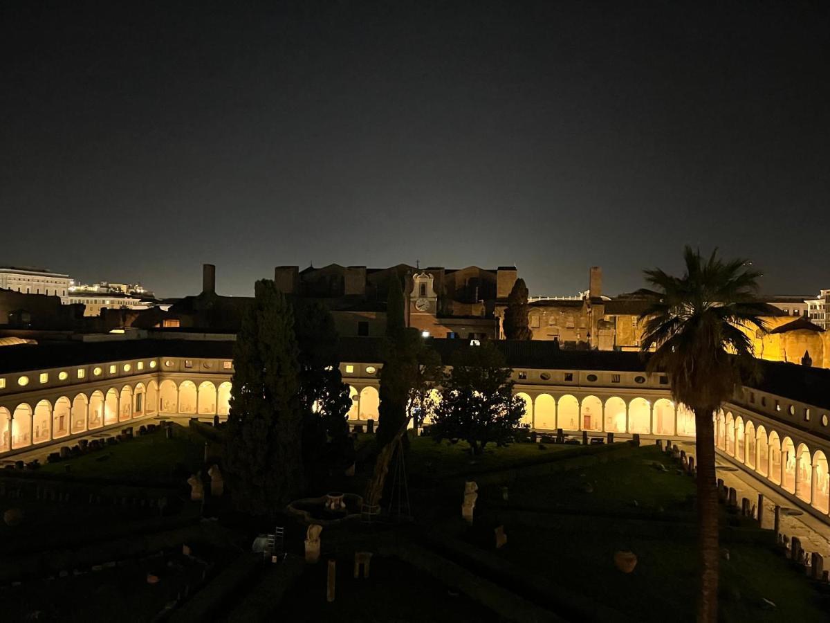 Camera X2 Con Splendida Vista Sulle Terme Di Diocleziano E Sul Chiostro Di Michelangelo Rome Buitenkant foto