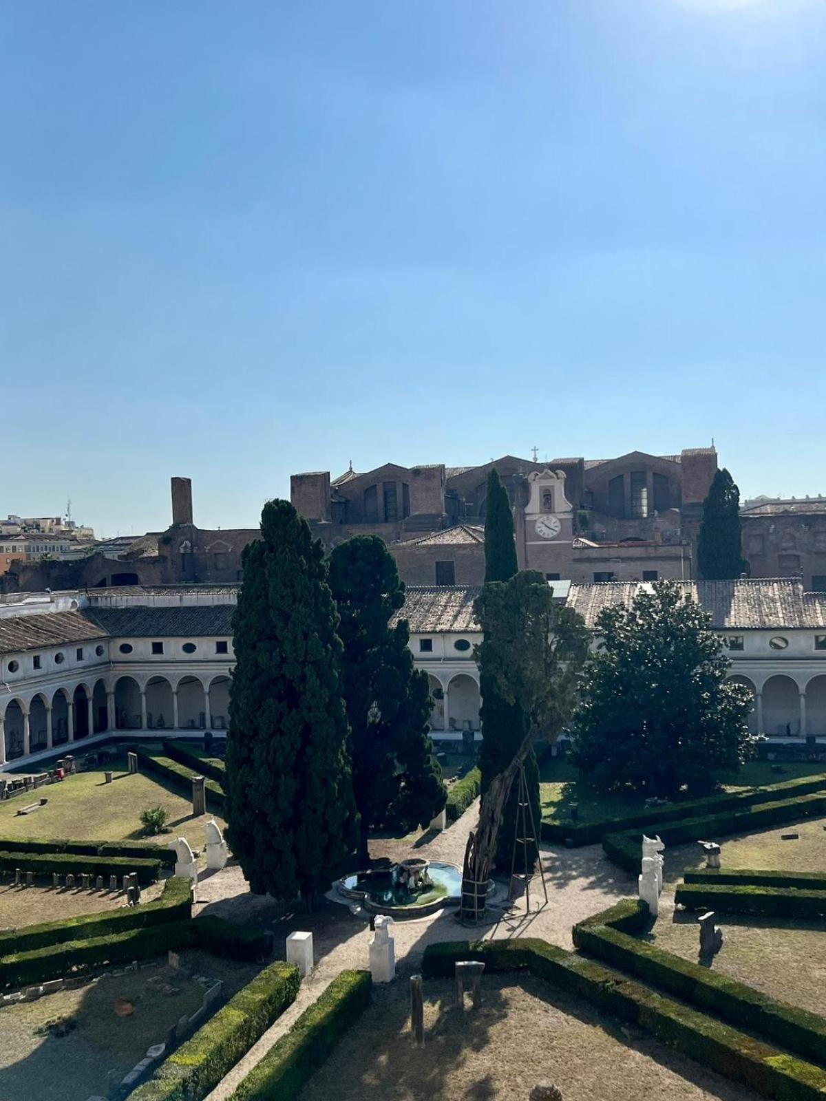 Camera X2 Con Splendida Vista Sulle Terme Di Diocleziano E Sul Chiostro Di Michelangelo Rome Buitenkant foto